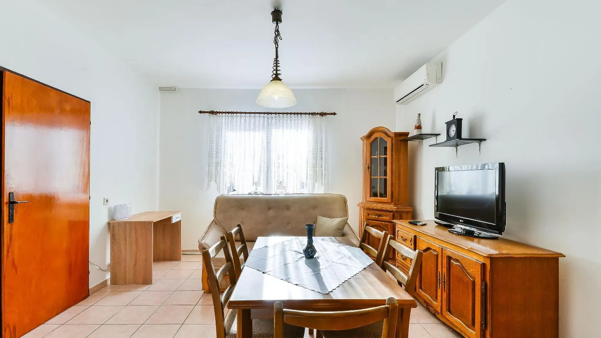 Apartment Basic Mario Vir 0*,  Croatia