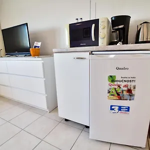 Apartman Luna, Vir
