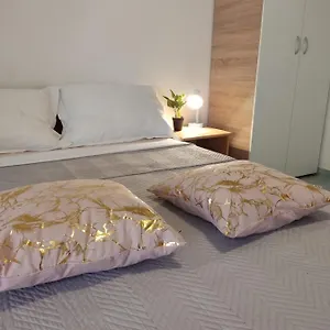 Apartman Summer Vibe, Vir