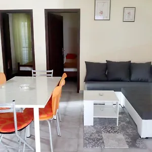 Apartman Domi, Vir