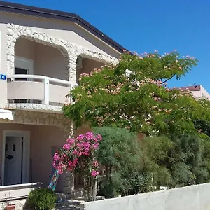 Apartman Doana, Vir